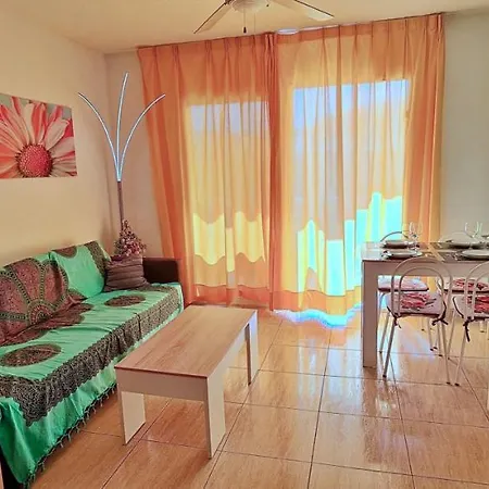 Nice Apartment With Balcony Overlooking The Pool Appartement